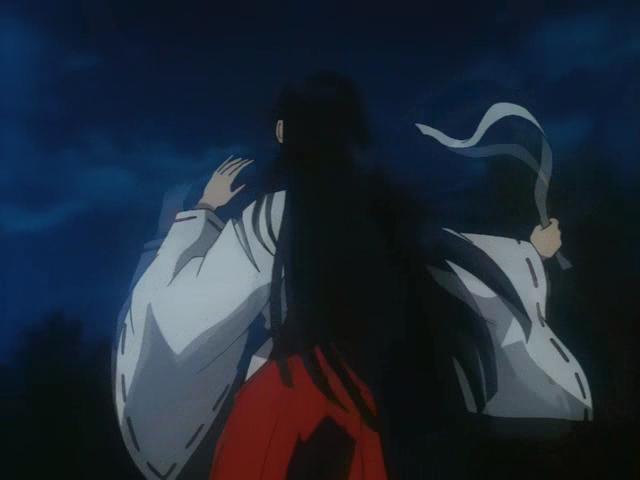 Otaku Gallery  / Anime e Manga / Inu-Yasha / Screen Shots / Episodi / 023 - La voce di Kagome e il bacio di Kikyo / 004.jpg